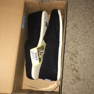 Toms Other - Brand new never been worn toms Toms Other - Brand new never been worn toms